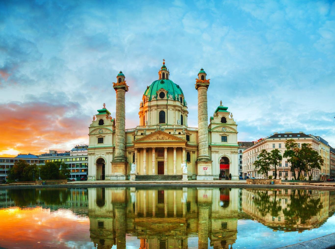 Thánh đường Saint Charler - một công trình kiến trúc nổi tiếng của Áo