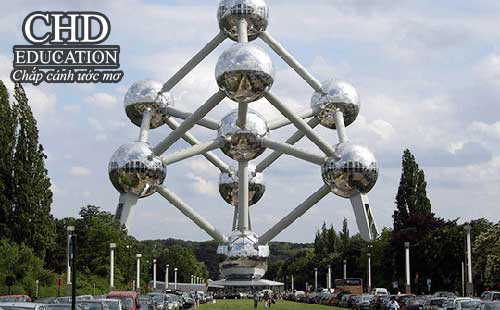 atonium thap eiffel cua brussels