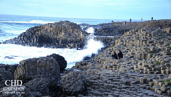 Các cột đá khổng lồ tại phía Bắc Ireland