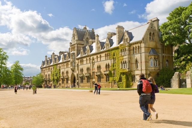 Đại học Oxford – một trong những trường đại học hàng đầu tại Anh