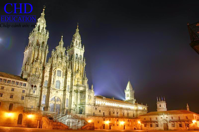 Học Quản trị kinh doanh – bằng BA tại ĐH Santiago de Compostela