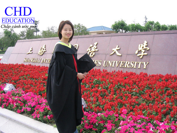 Sinh viên du học Trung Quốc tại trường Đại học Ngoại ngữ Thượng Hải