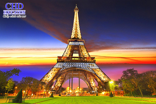 Tháp Eiffel - Một biểu tượng đặc trưng khi đến Pháp