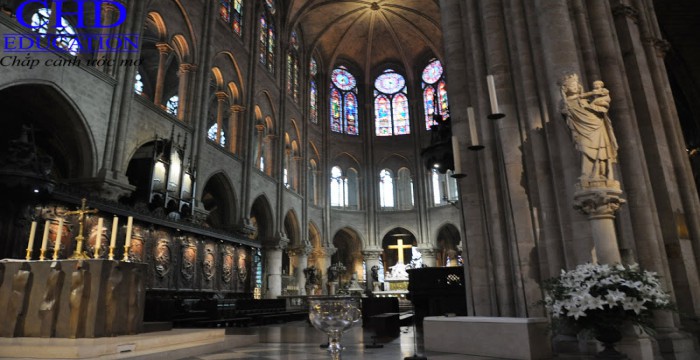 Du học Pháp - Tham quan nhà thờ Đức Bà Paris