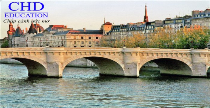 Du học Pháp thưởng thức vẻ đẹp cây cầu Pont Neuf, Paris