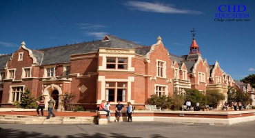 ĐẠI HỌC LINCOLN