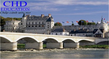 Du học Pháp - Trường Đại học Thương mại Novancia Paris