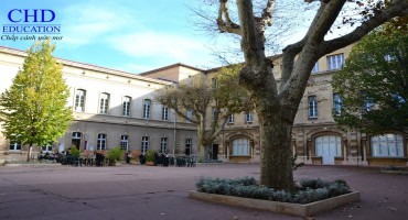 Học tiếng Pháp qua báo chí