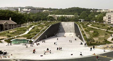 Khuôn viên hoành tráng trường đại học nữ sinh EWHA