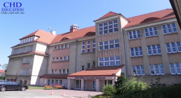 TRƯỜNG ĐẠI HỌC KHOA HỌC XÃ HỘI VÀ NHÂN VĂN (SWPS) – HỌC BẰNG TIẾNG ANH