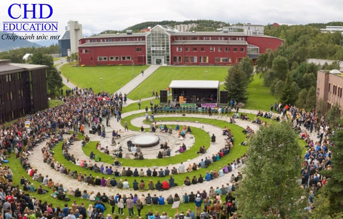 Đại học Tromsø – Đại học Cực bắc Nauy (UiT) - Khu công viên của trường
