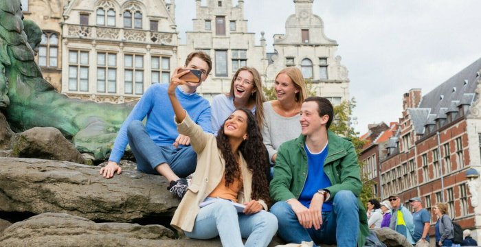 sinh viên tại trường đại học antwerp bỉ