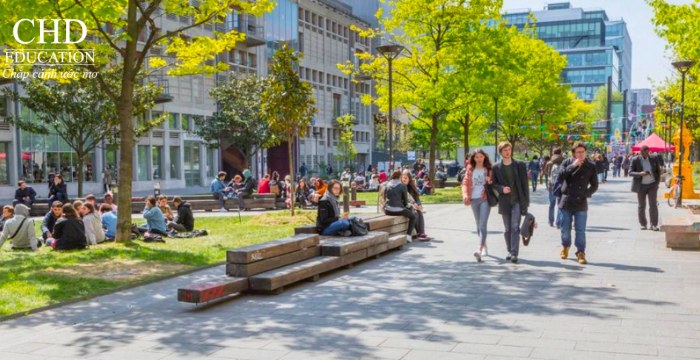 học ngành Sinh học tai Đại học Paris Cite
