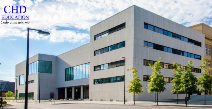 Đại học WUST Ba Lan