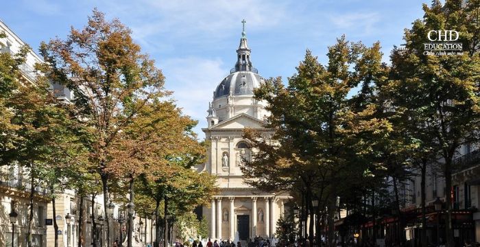 Phí trường công lập Pháp