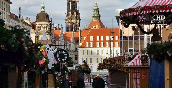 Thiết bị công nghệ và hỗ trợ học tập