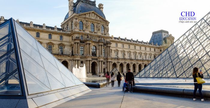 Tìm học bổng và làm thêm hợp pháp ở Pháp