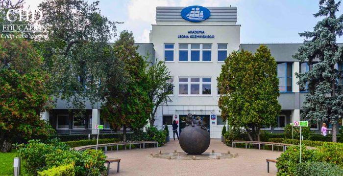 Đại học Kozminski Ba Lan