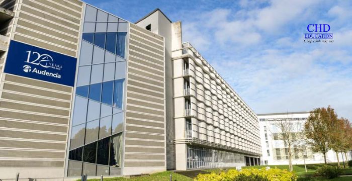 Trường quản lý hàng đầu châu Âu với hơn 120 năm lịch sử