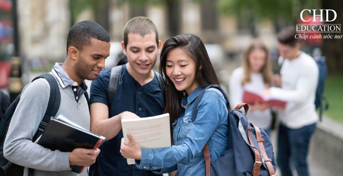 du học Tây Ban Nha bằng tiếng gì