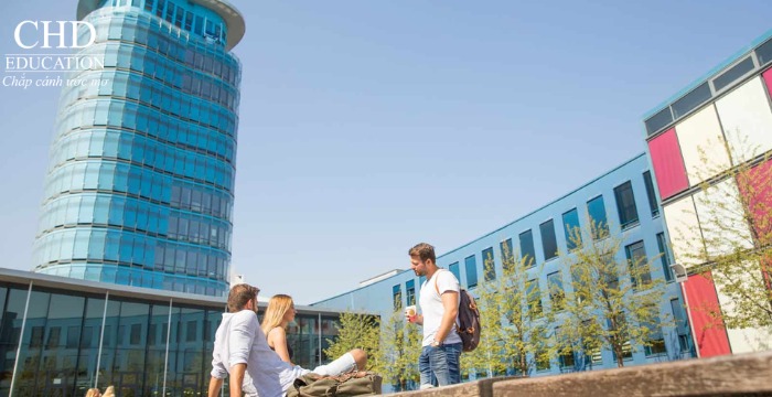 học tại Đại học SRH