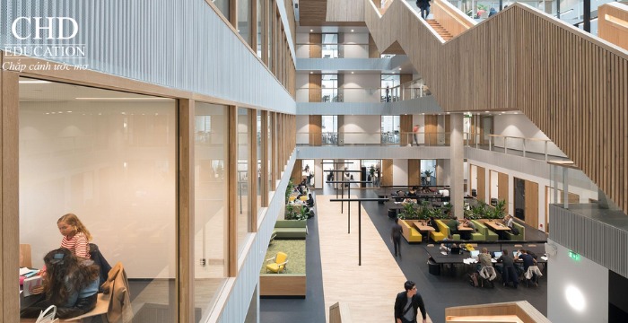 học tại Đại học KHUD Rotterdam