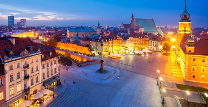 DU HỌC BA LAN: SO SÁNH CHI PHÍ SINH HOẠT & VIỆC LÀM TẠI WARSAW VÀ KRAKOW