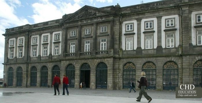 SO SÁNH ĐẠI HỌC PORTO VÀ ĐẠI HỌC COIMBRA