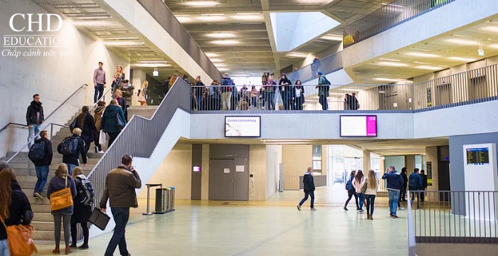 học tại trường Đại học Kassel Đức