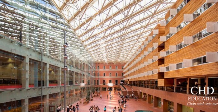 trường UPF Tây Ban Nha