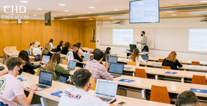 học tại Đại học Pompeu Fabra