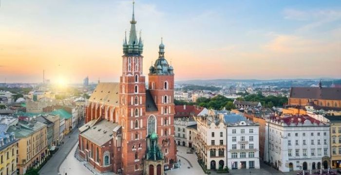 Ưu và nhược điểm khi du học tại các thành phố lớn của Ba Lan: Warsaw, Krakow, Gdansk