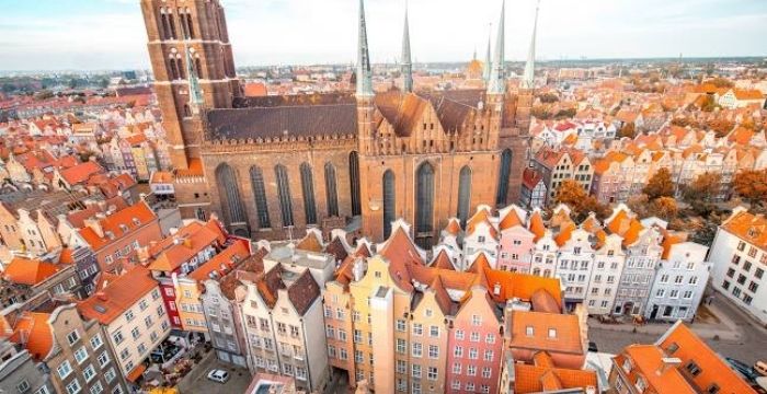 Ưu và nhược điểm khi du học tại các thành phố lớn của Ba Lan: Warsaw, Krakow, Gdansk