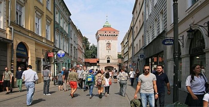 SO SÁNH CHI PHÍ SINH HOẠT DU HỌC TẠI 4 THÀNH PHỐ LỚN Ở BA LAN