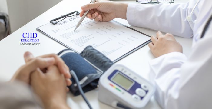 Học Y khoa bằng tiếng Anh tại Tây Ban Nha được không?