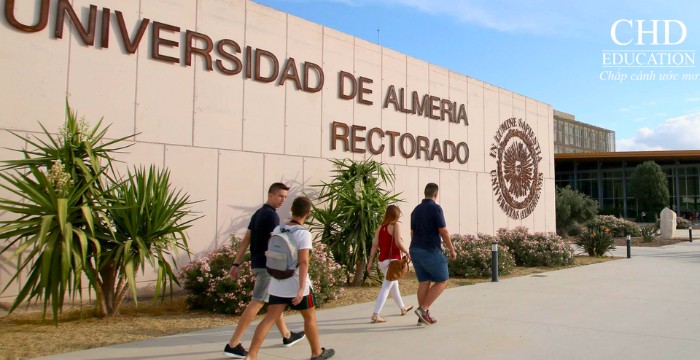 sinh viên trường Đại học Almería