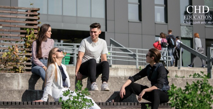 sinh viên tại Đại học Zielona Góra