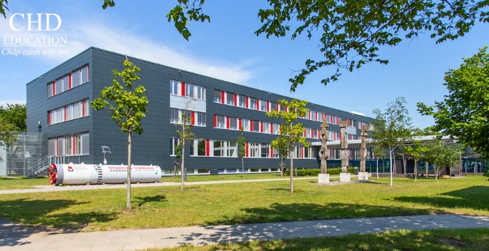 học tại Đại học KHUD Lubeck Đức