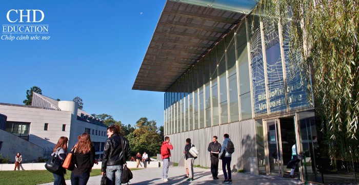 Đại học Versailles Saint-Quentin-en-Yvelines Pháp