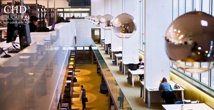 cơ sở vật chất của Đại học Versailles