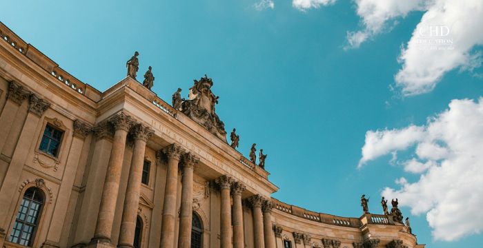 Tăng mạnh chương trình dạy bằng tiếng Anh