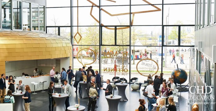 học tại Đại học Kühne Logistics