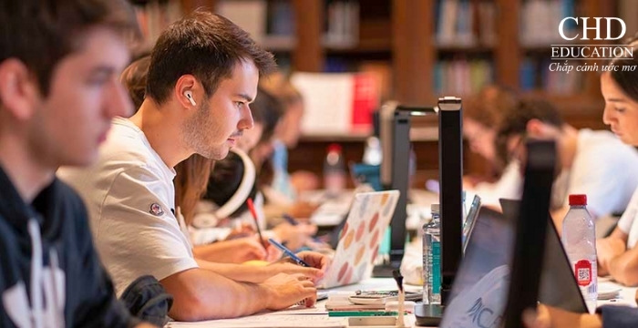 học tâm lý học tại Tây Ban Nha