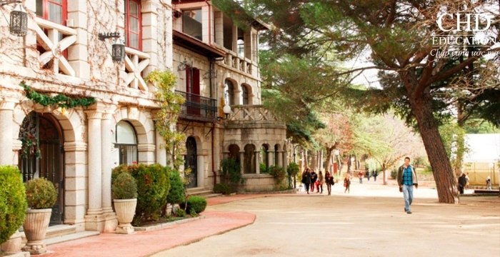 học tại Đại học Nebrija