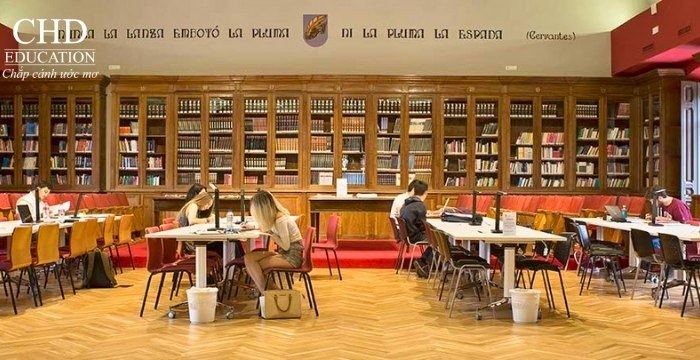 thư viện trường Đại học Nebrija