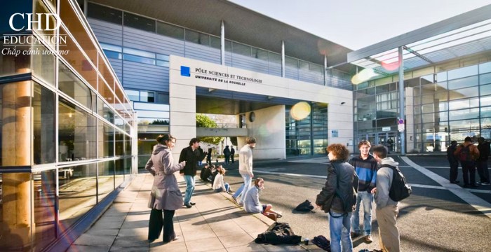 học tại Đại học La Rochelle