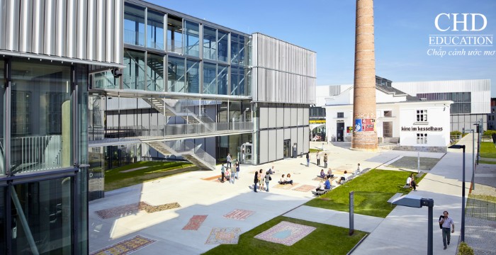 học tại Đại học Danube Krems