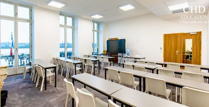 cơ sở vật chất của ISCOM Pháp