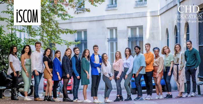 sinh viên trường ISCOM Pháp