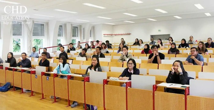 chuyển hướng học trường tư khi trượt studienkolleg